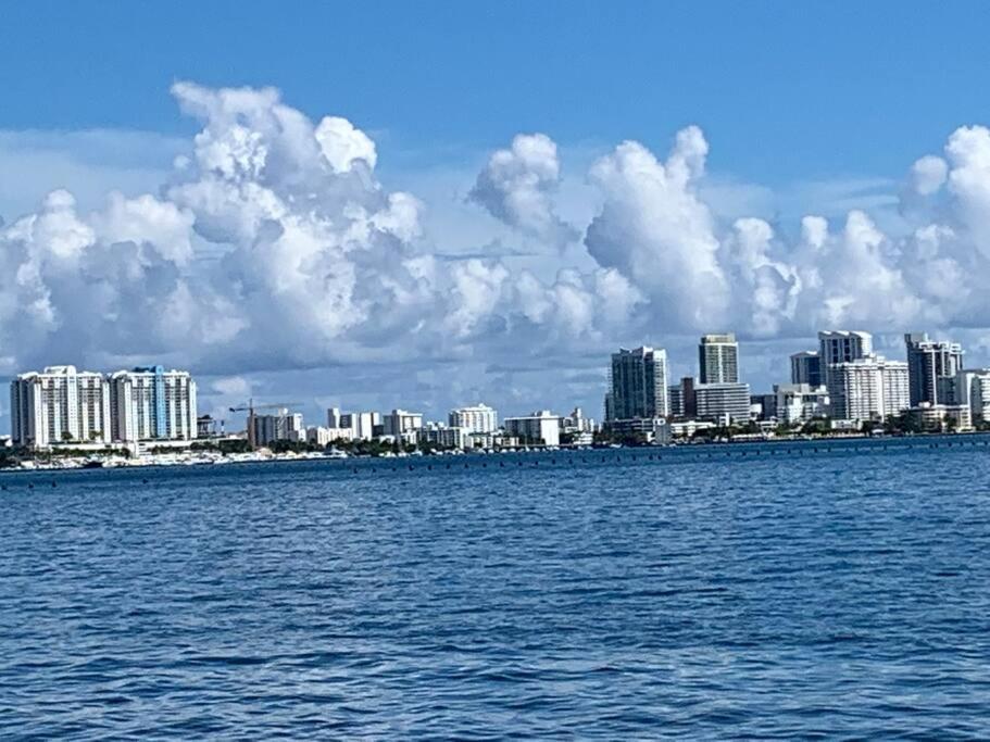 Groveo6 10 Minutes From The Beach Miami Exterior foto